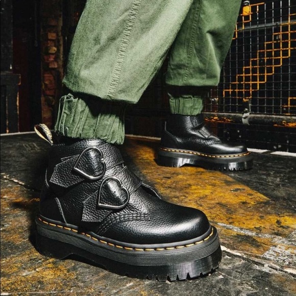 5 🔖 DR MARTENS Dr Devon Heart Leather Platform Boots Black - Picture 5 of 17